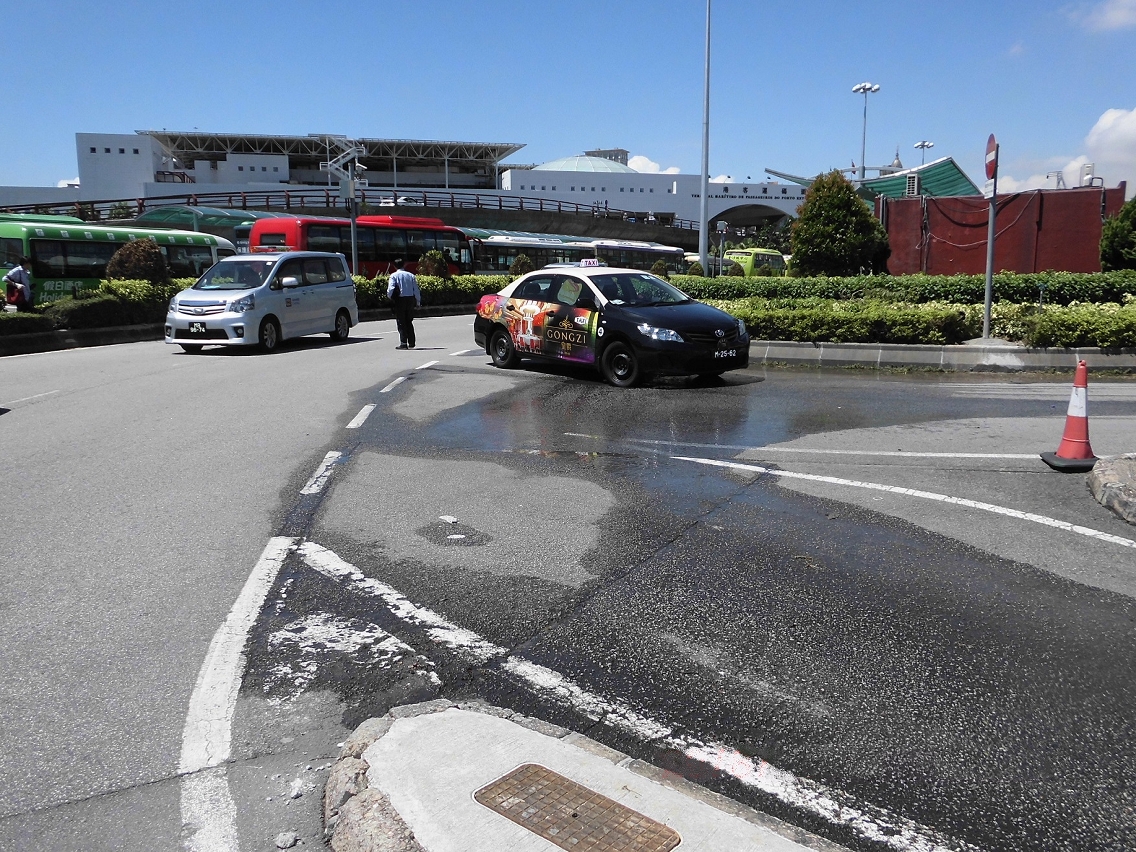 IACM starts resurfacing works on flyover of Outer Harbour Ferry Terminal and connecting roadways(3)