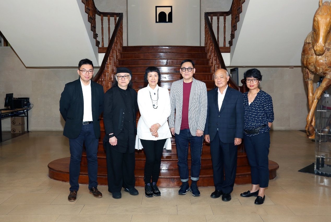 Group photo of the adjudicating panel of the “2017 Subsidy Programme for Fashion Design on Sample Making”