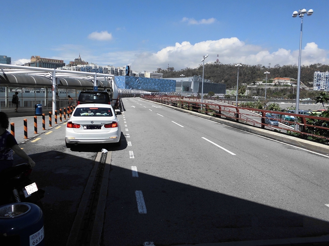 IACM starts resurfacing works on flyover of Outer Harbour Ferry Terminal and connecting roadways(2)