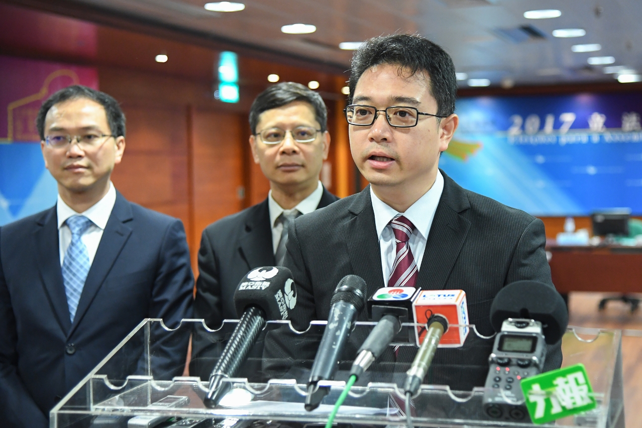 The Chairman of the Electoral Affairs Commission for the Legislative Assembly Election, Mr Tong Hio Fong, speaks to reporters.