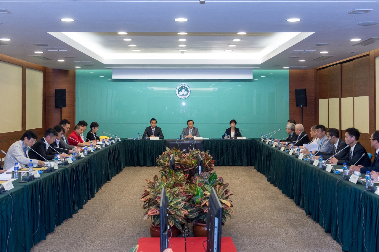 A 2.ª reunião do Conselho do Desporto do ano de 2017 presidida pelo Dr. Alexis, Tam Chon Weng