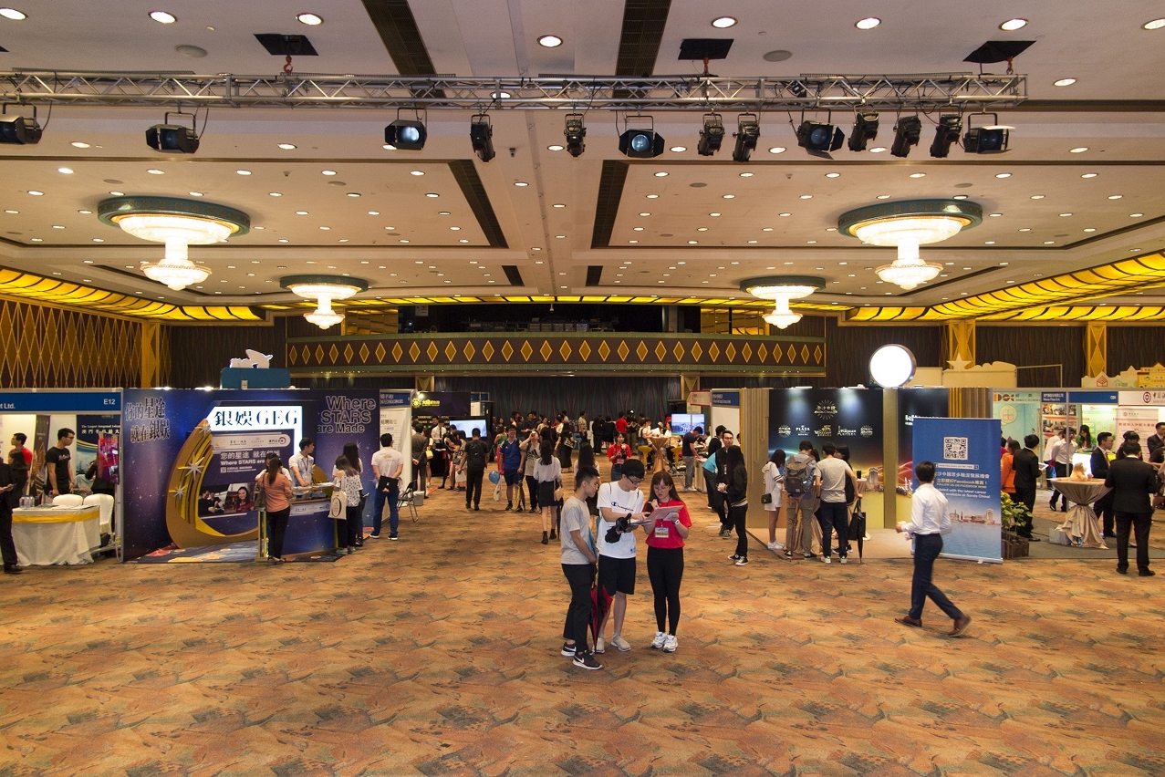 A “Feira de Emprego para jovens’2017” atraiu mais de 4 000 visitantes.