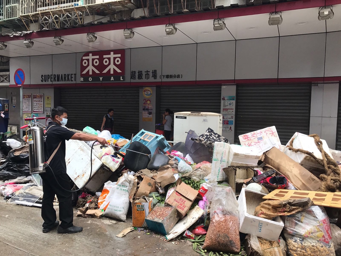 衛生局派員到各區採取緊急滅蟲消毒措施