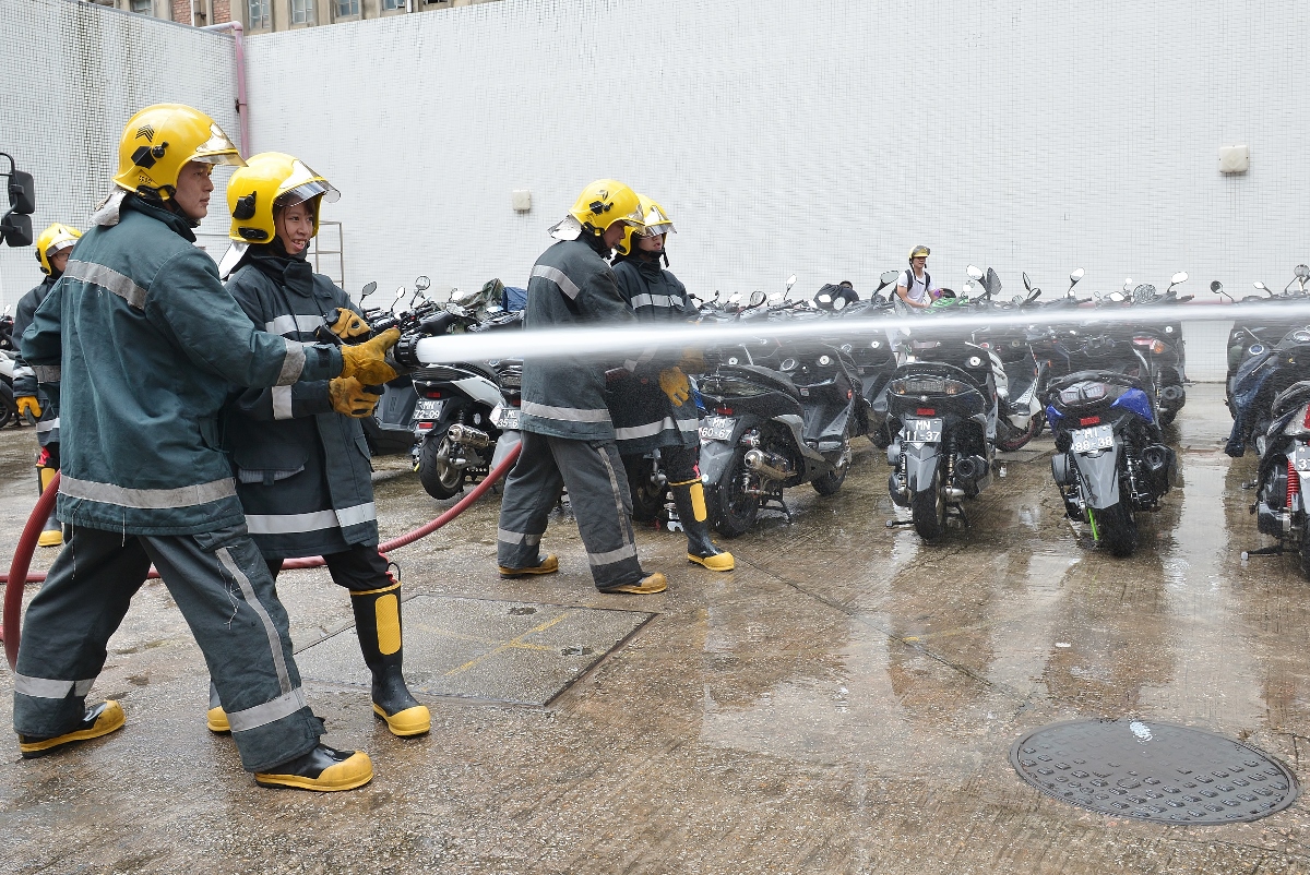Simulacro de instrução de extinção do fogo
