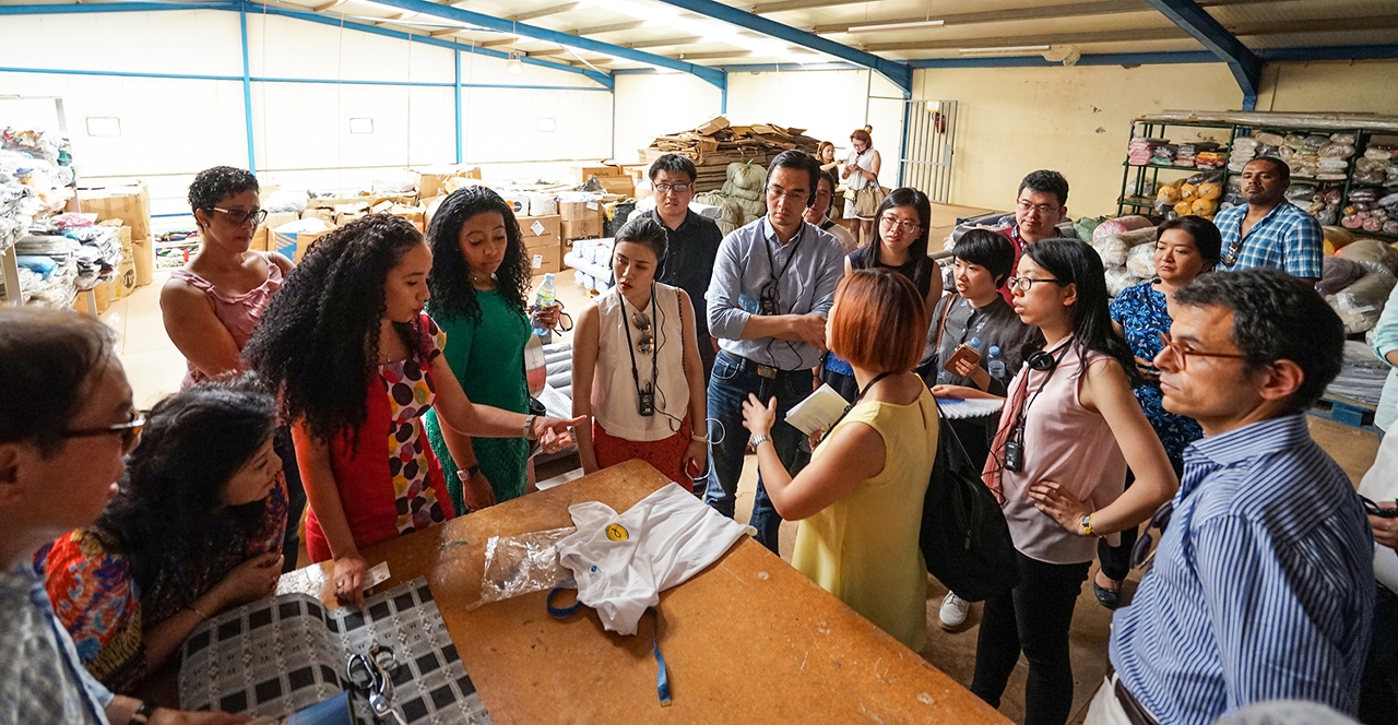 As empresas descobriram oportunidades de negócio durante a sua visita à fábrica de confecção em Cabo Verde.