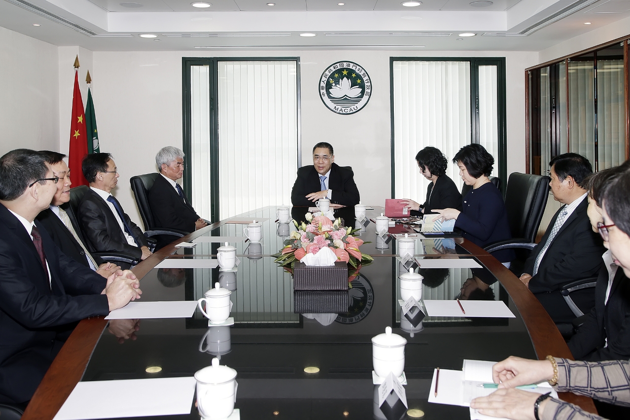 行政長官崔世安會見澳門市販互助會一行