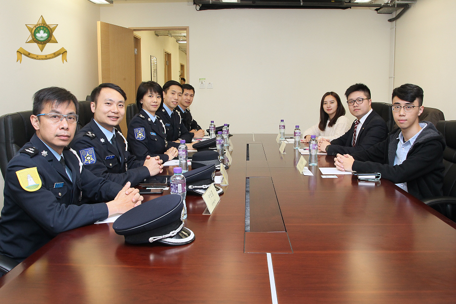 治安警拜訪澳門中華學生聯合總會