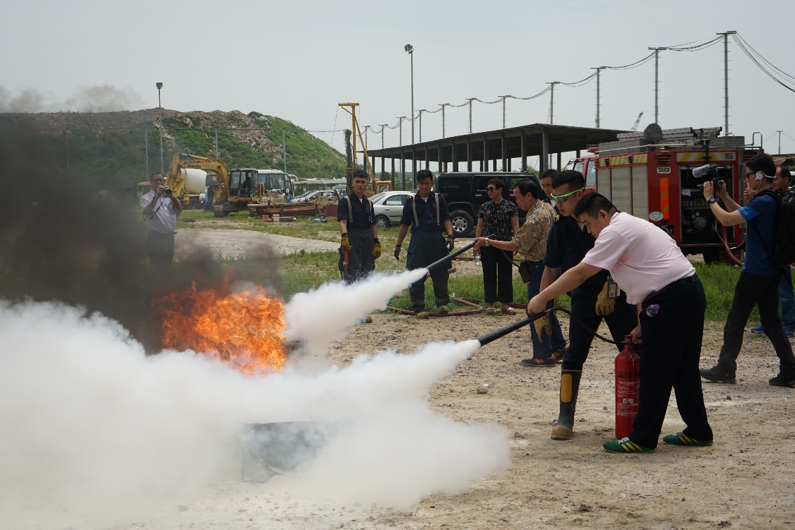 Prática do uso de extintores de incêndio