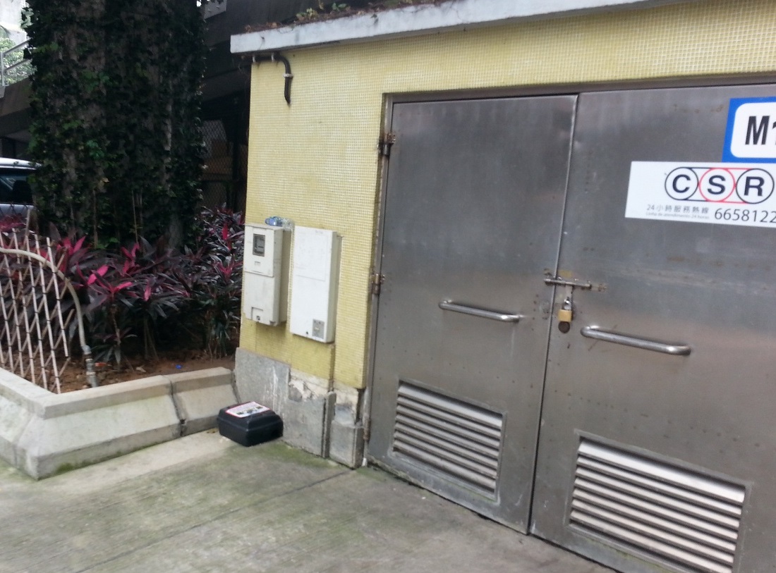 於老鼠常出沒的地點如垃圾站設佈餌盒