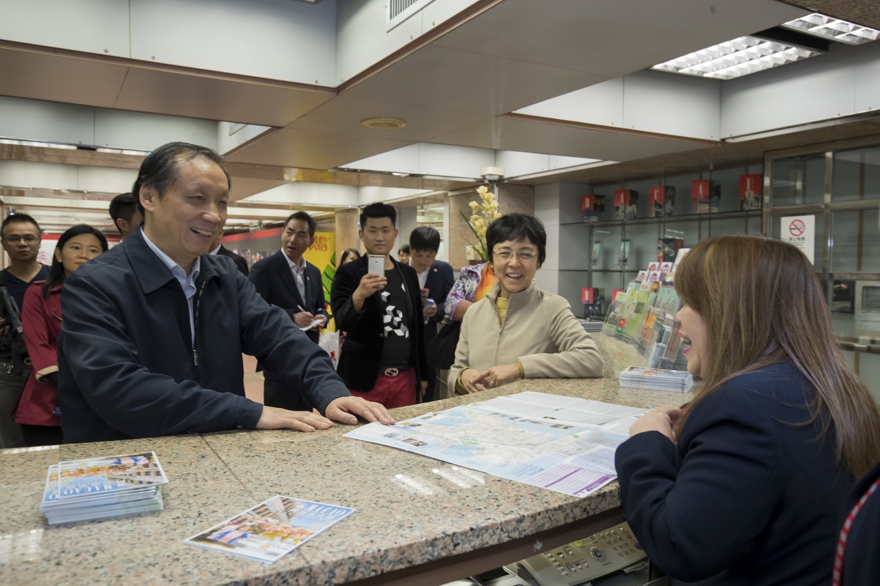 CNTA Chairman Li Jinzao pays a local site inspection accompanied by MGTO Director Senna Fernandes