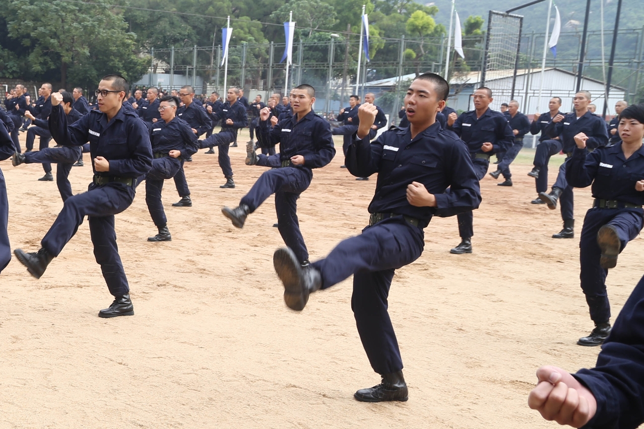 畢業學員進行軍事體育演練