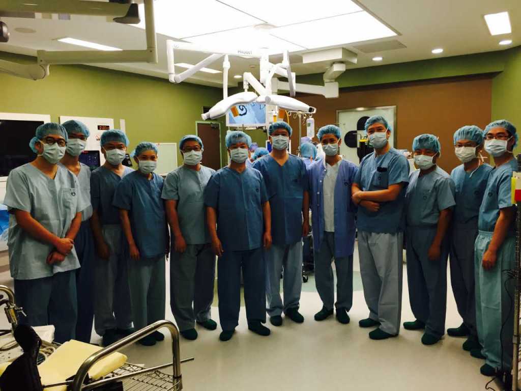 The 12-member local medical team involved in Macao’s first kidney transplant from a living donor.