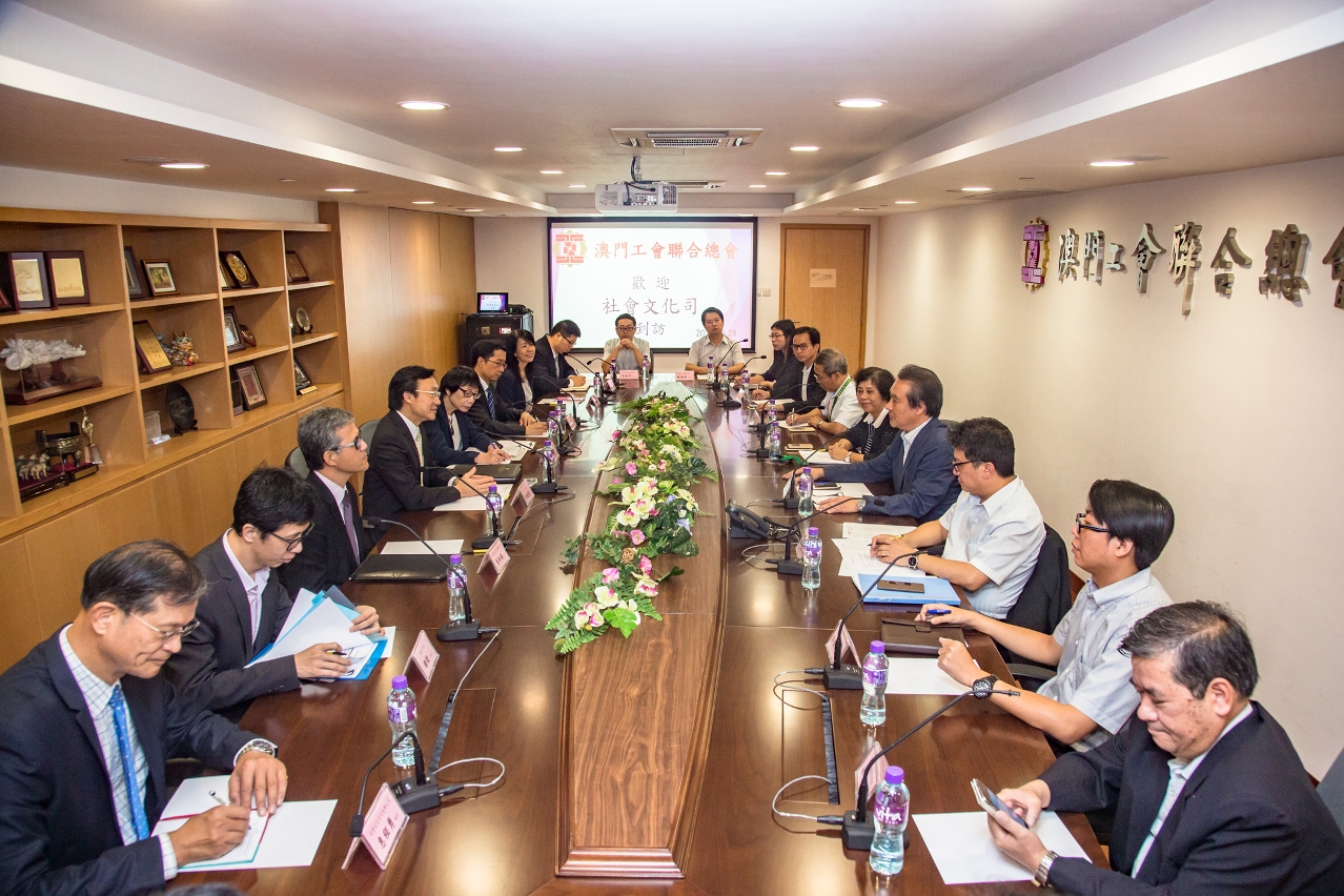 譚俊榮就明年施政拜訪工聯
