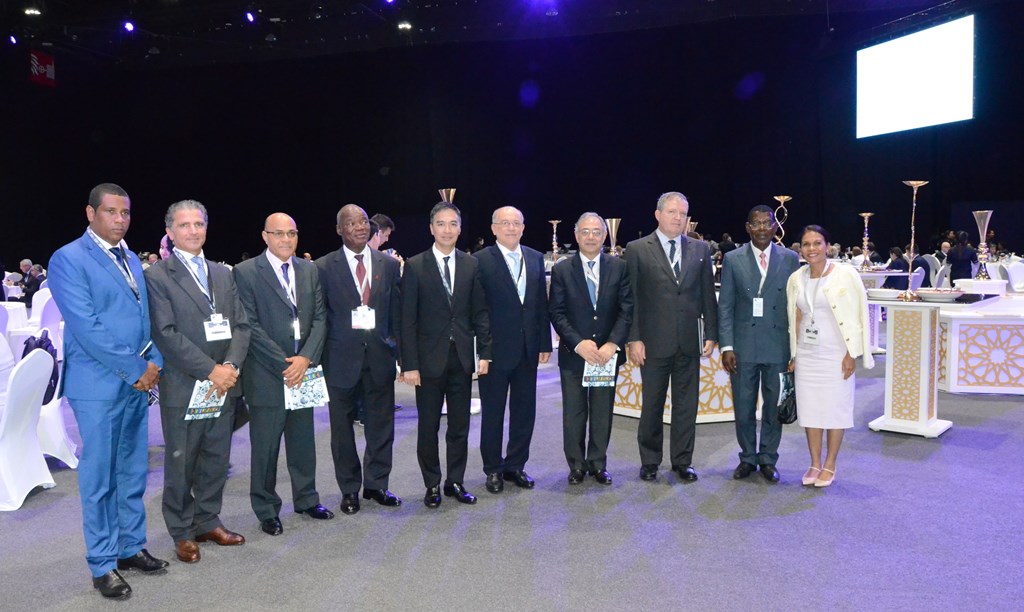 O Comissário da Auditoria, Ho Veng On, e os representantes das ISC/CPLP no XXII Congresso da INTOSAI