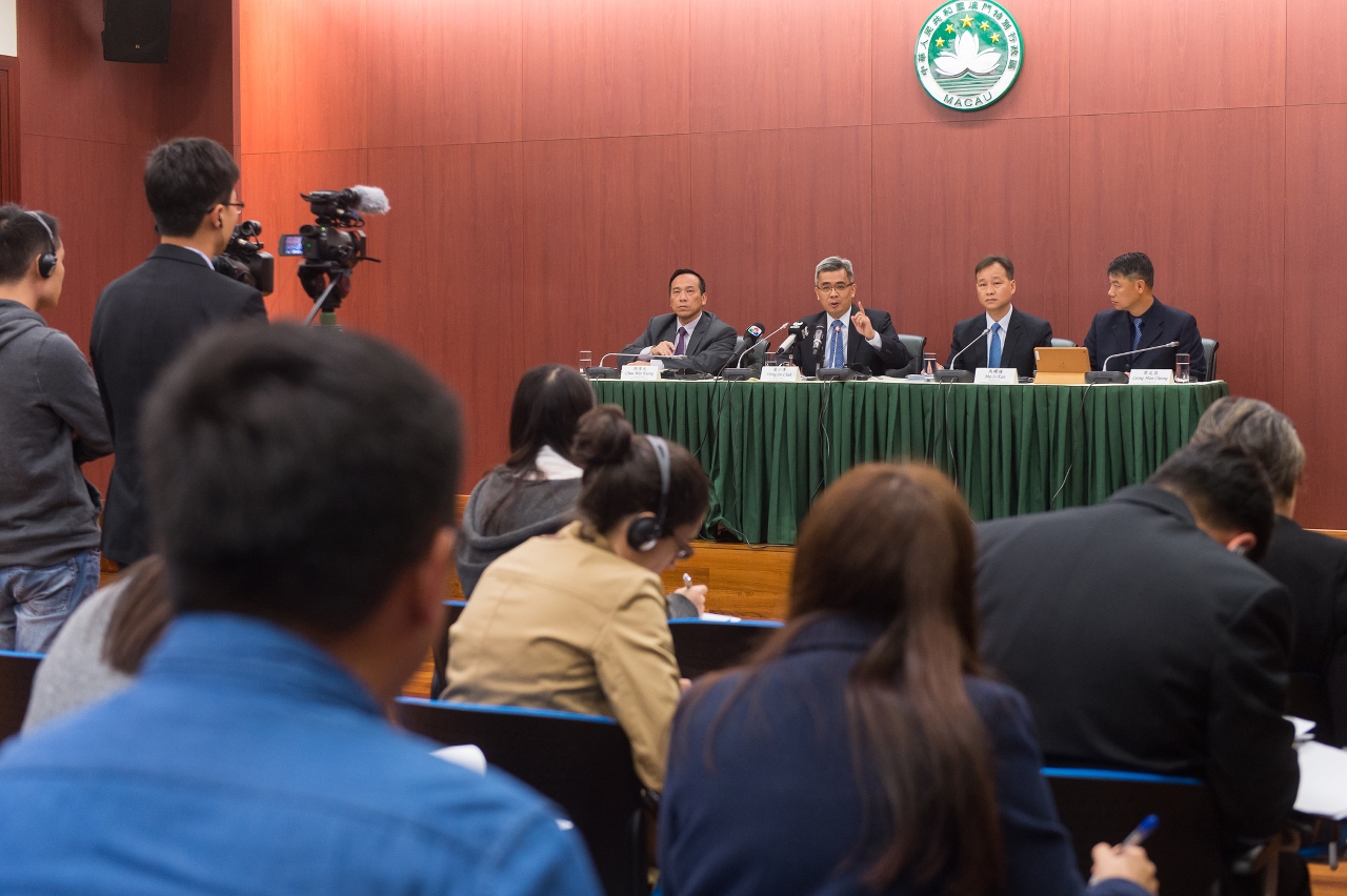 The Secretary for Security, Mr Wong Sio Chak, announces crime figures of the first three quarters of 2016 at a press conference.