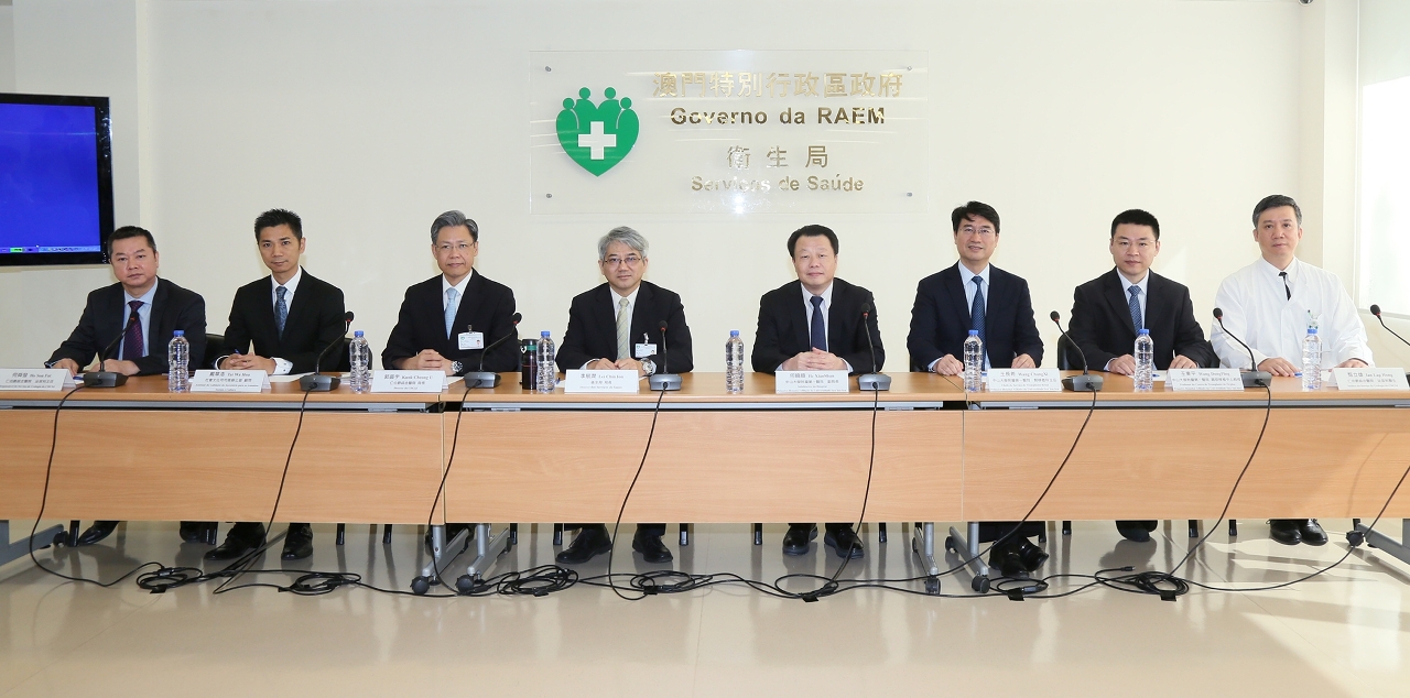 The Health Bureau gives details during a press conference on 6 November regarding Macao’s first successful kidney transplantation from a living donor.
