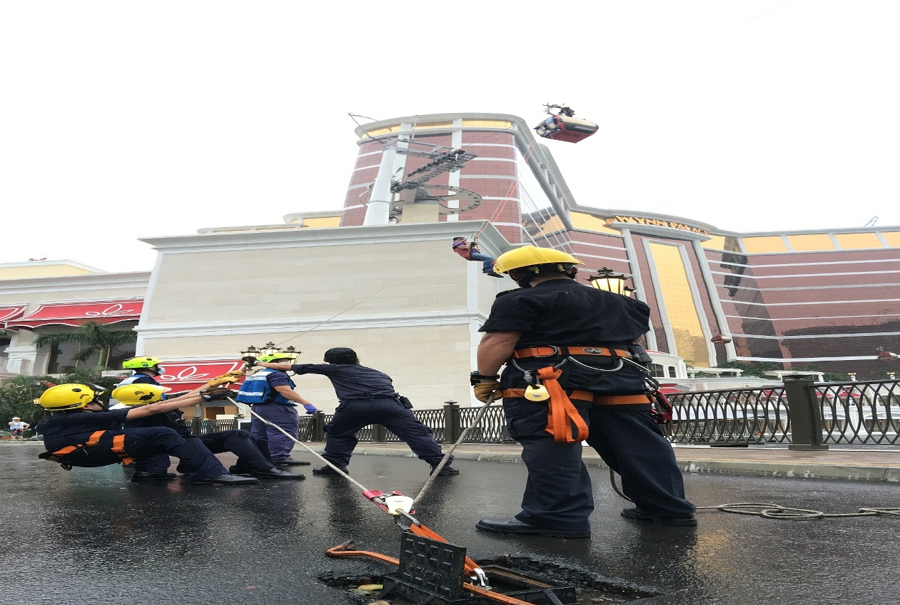 Simulacro de salvamento no sistema de teleférico do Wynn Palace