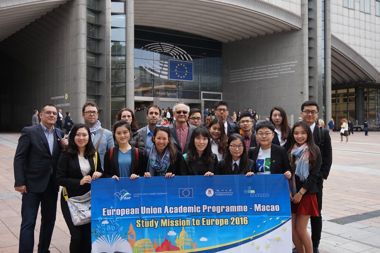 UM students in a study trip to Europe organised by EUAP-M