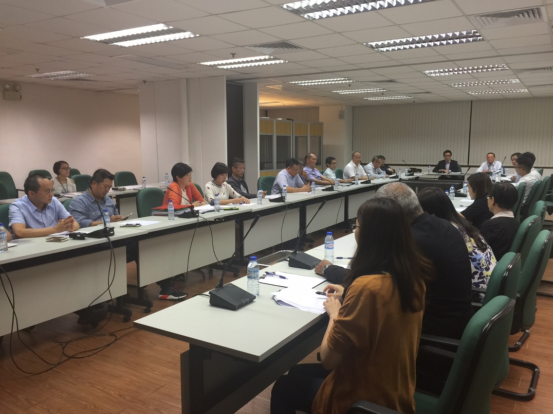 Tendo realizado uma reuniao de emergencia no Gabinete de Gestao de Crises do Turismo (GGCT)