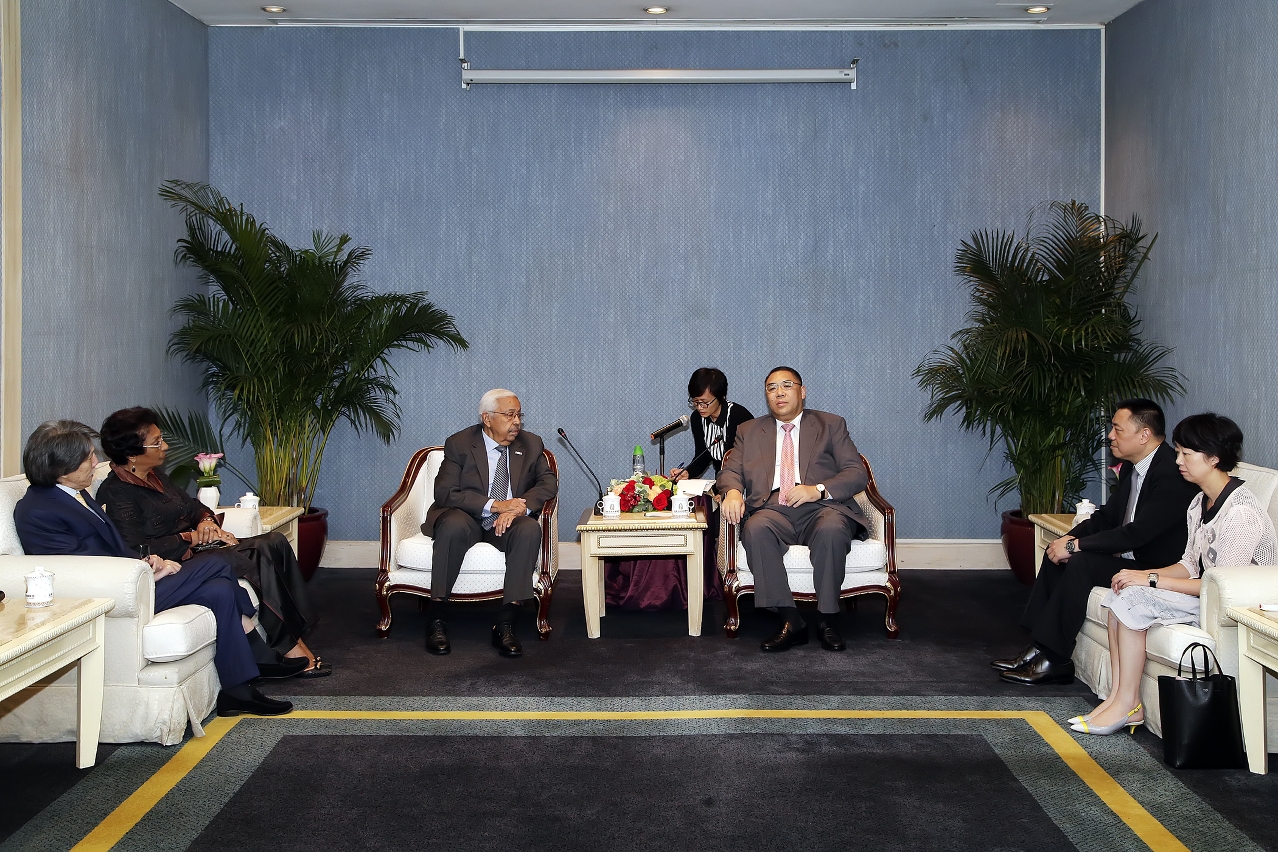 Chefe do Executivo, Chui Sai On, tem encontro com delegação liderada pelo ex-presidente de Cabo Verde, Pedro Pires