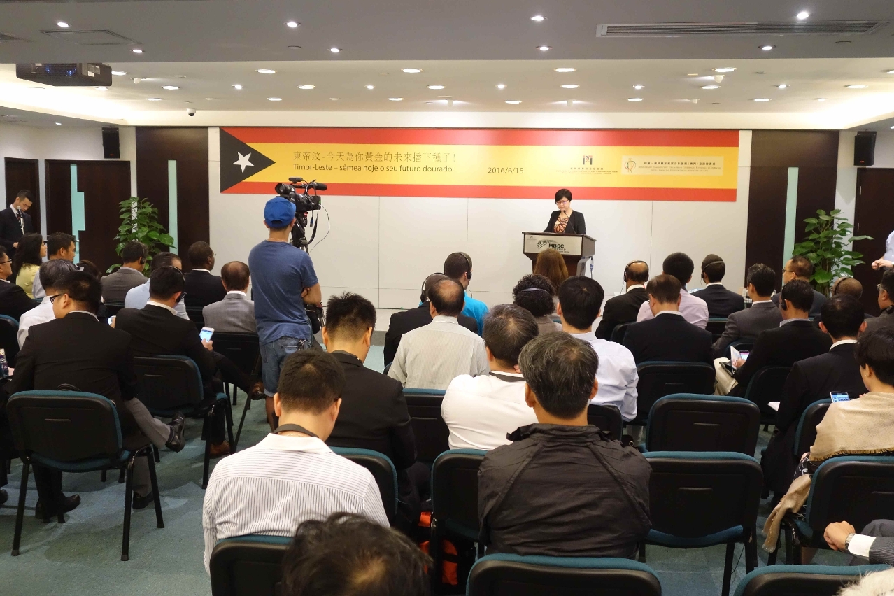A Vogal Executiva do IPIM, Dra. Glória Batalha Ung, fez uma apresentação sobre o comércio bilateral entre a China e o Timor-Leste