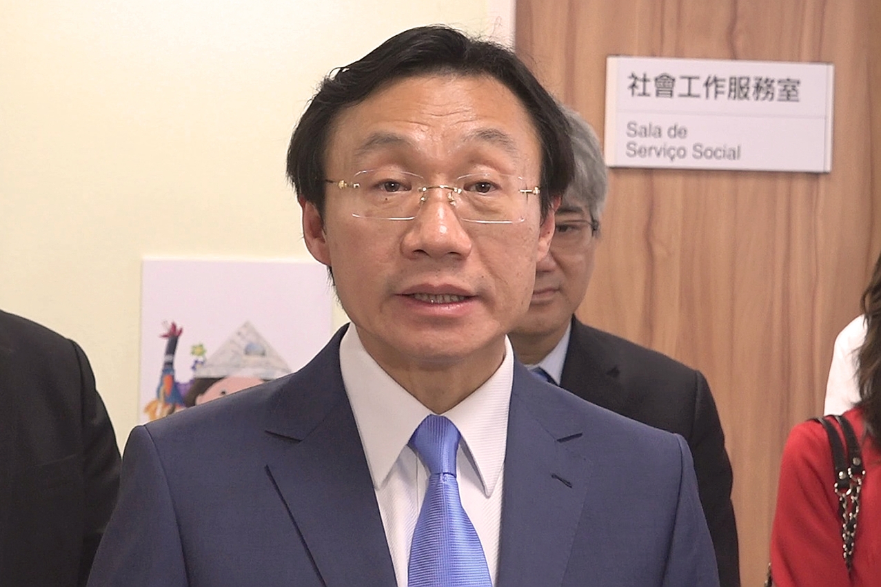 社會文化司司長譚俊榮接受訪問
