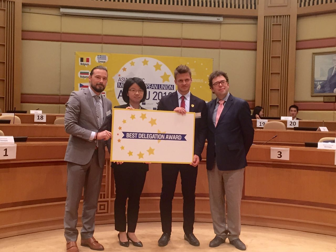 Nick Wauben和韓祥芝奪模擬歐盟會議最佳團隊獎