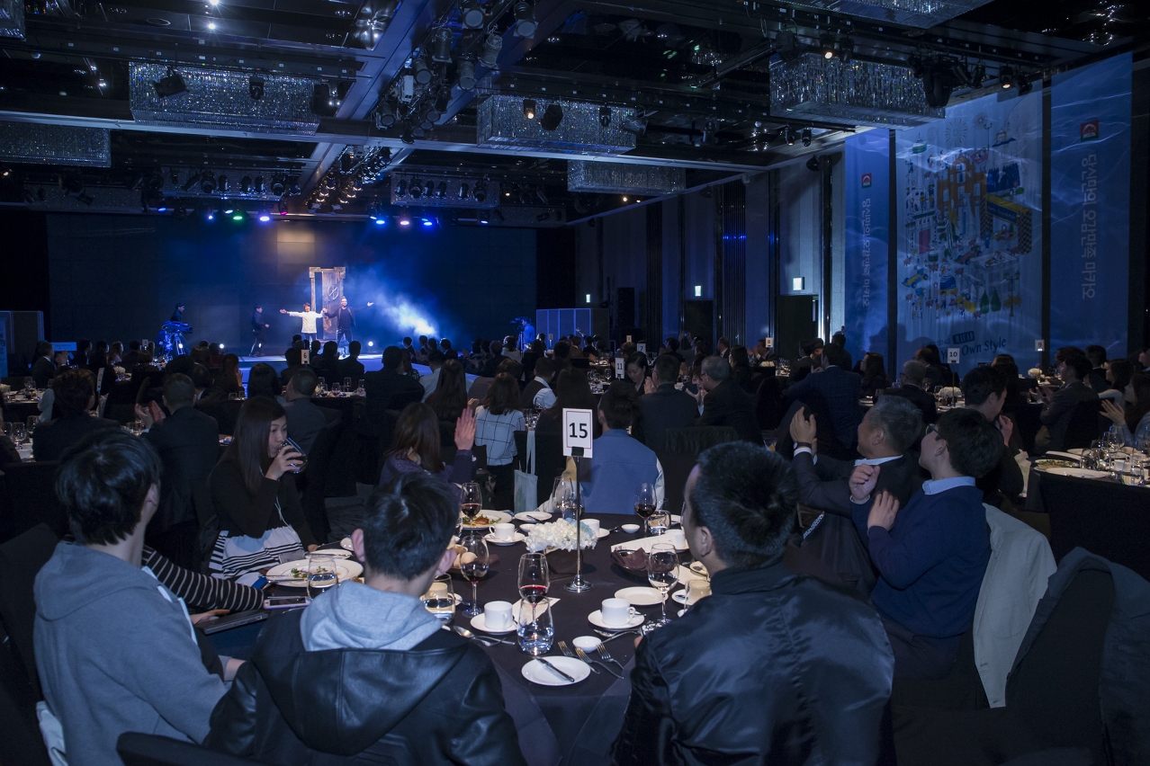 Magician “teleports” Macao chefs to the Gala Dinner in Korea