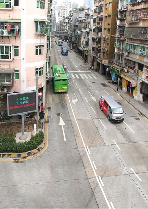 O troço da Rua da Ribeira do Patane entre a saída do Auto-Silo Pak Kong e a Travessa da Guelra ficará provisoriamente com condicionamento ao trânsito na terça-feira.