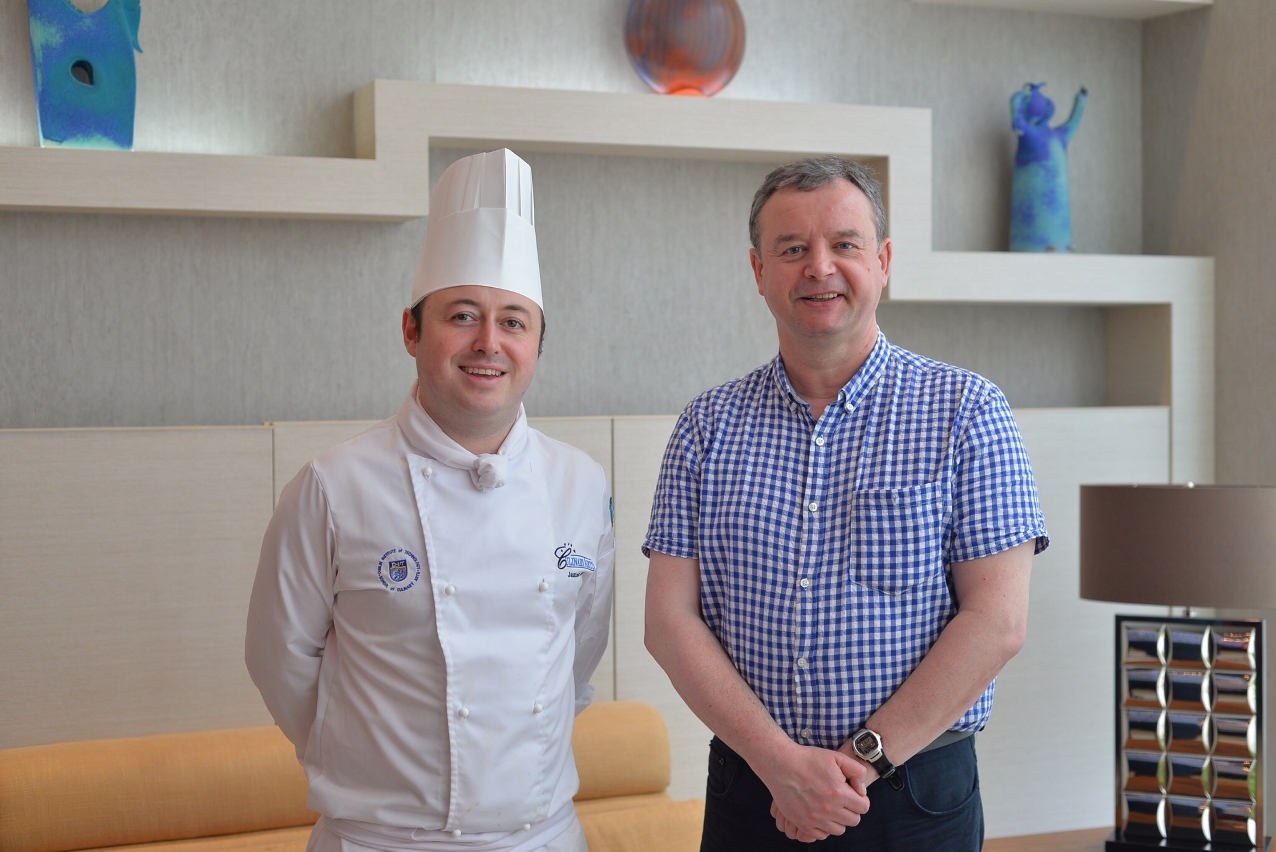 The renowned chef from Ireland, Mr. James Fox (left) and the Master of Wine, Mr. Martin Moran (right) at IFT.