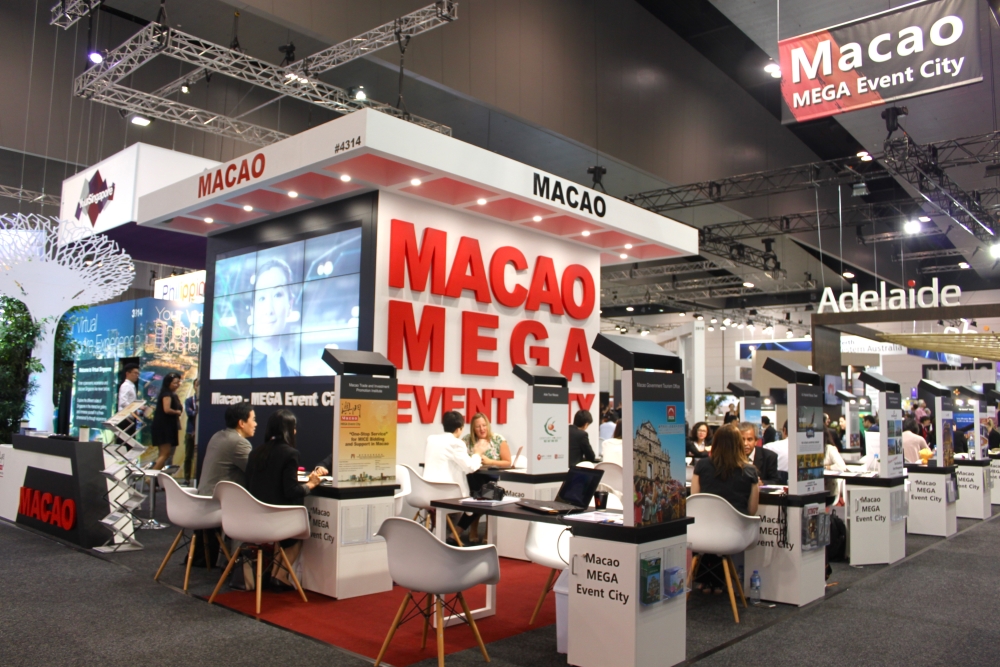 O “Pavilhão de Macau”, instalado pelo IPIM no recinto da AIEM 2016, o IPIM apresentou-se o novo tema “Macau, Capital de Grandes Eventos”