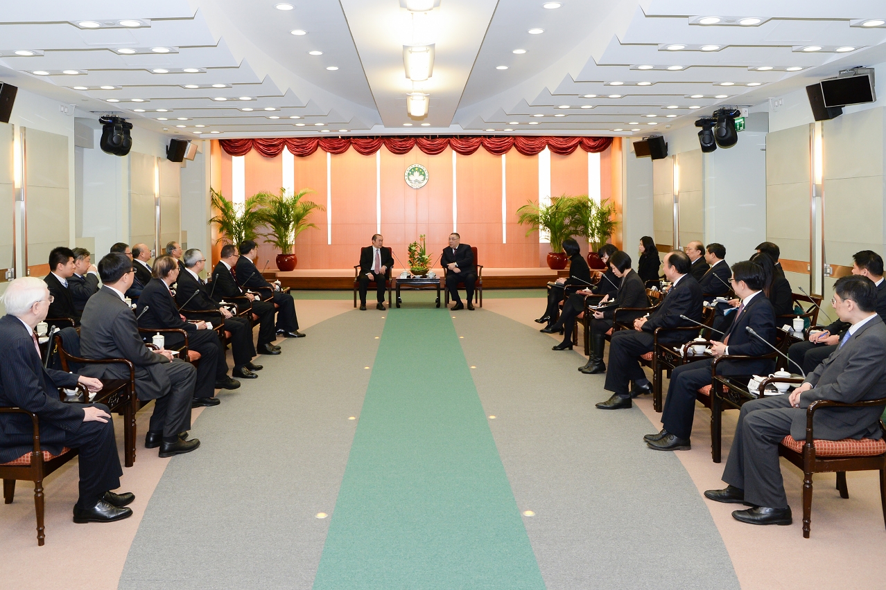 Chefe do Executivo, Chui Sai On, tem encontro com representantes da Associação de Peritos de Indústrias FinTech
