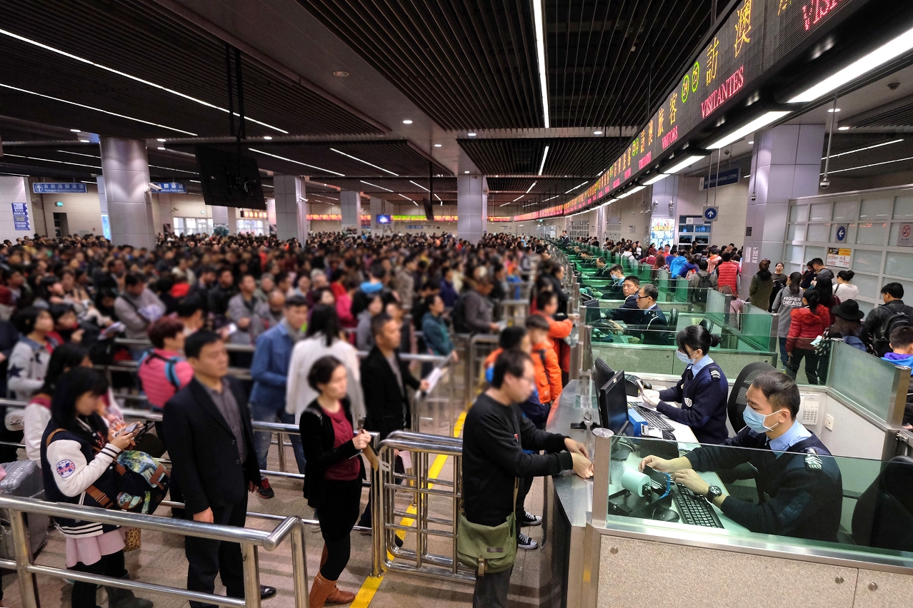 農曆新年期間出入境人流暢旺