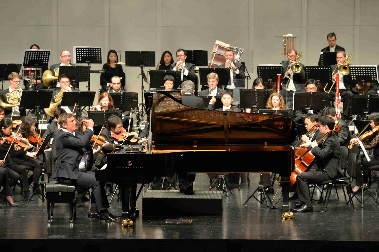 Orquestra de Macau associa-se ao distinto pianista virtuoso russo para actuar em Guangzhou e Macau