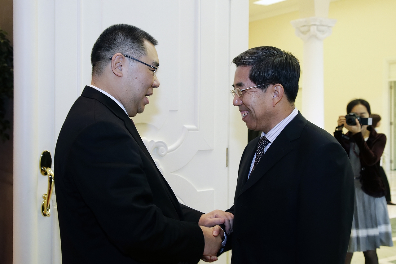 Chui Sai On tem encontro com o vice-presidente executivo do Instituto Nacional de Administração, Ma Jiantang