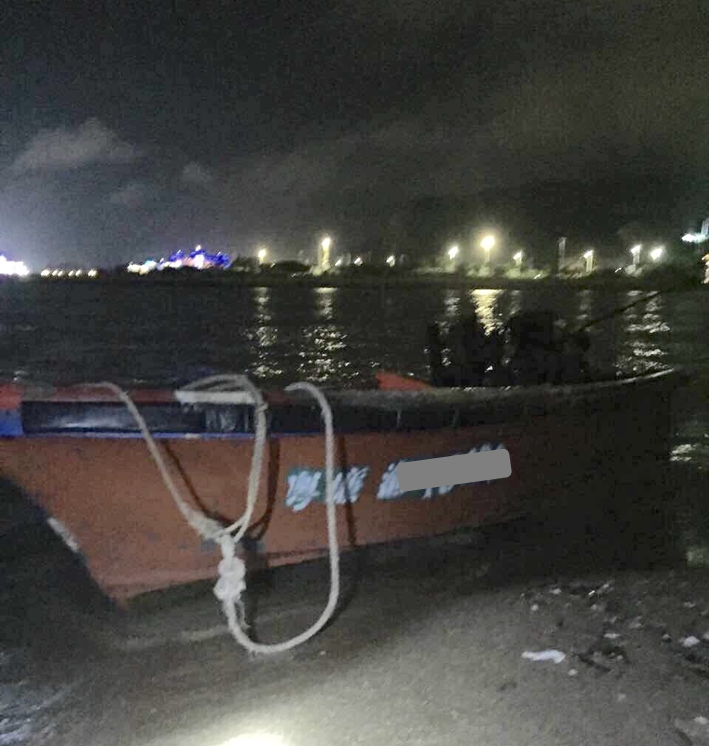 肇事機動纖維艇