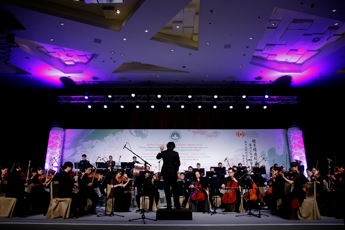 Orquestra Sinfónica de Zhejiang actua no jantar de boas-vindas.