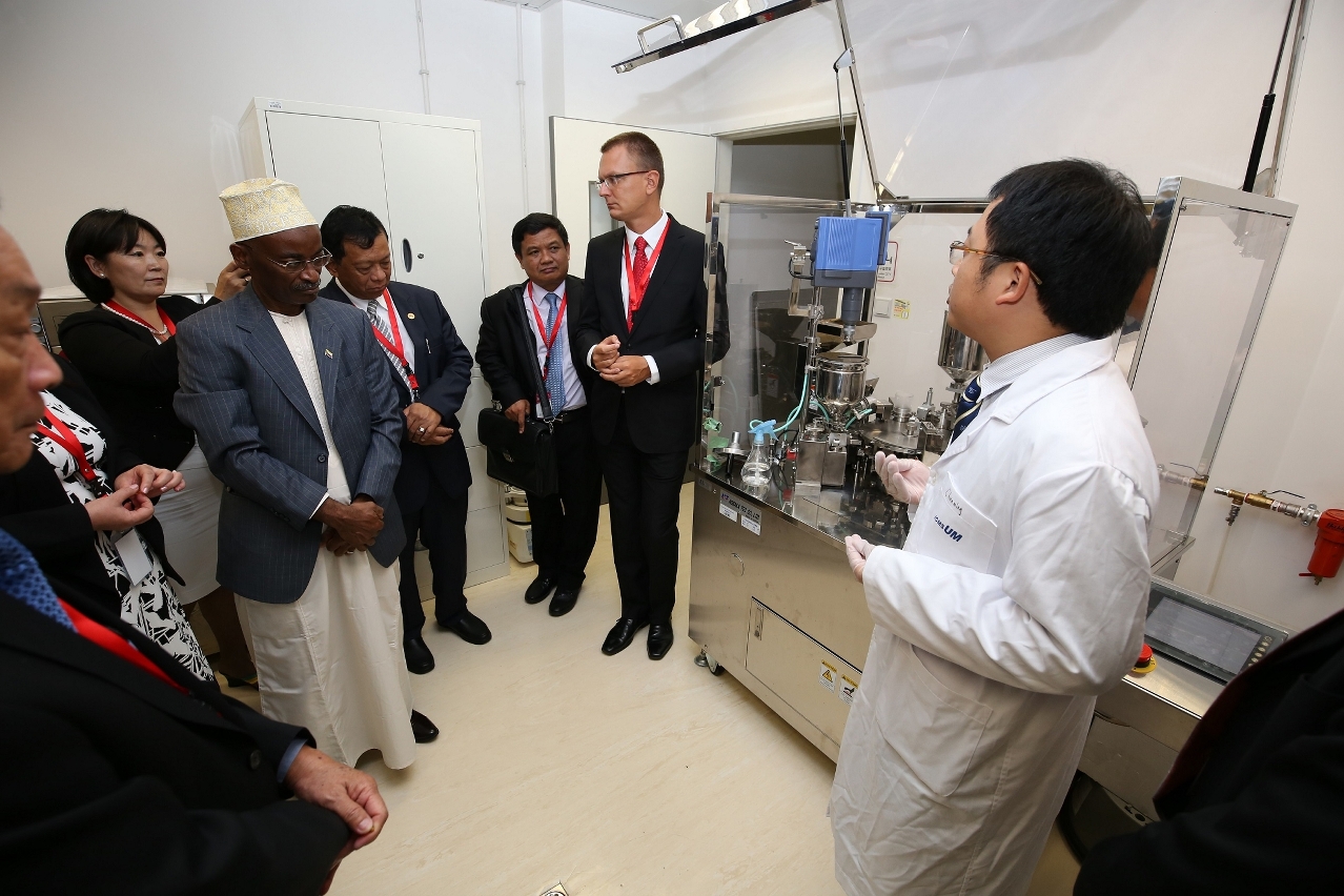 WHO experts are impressed by the ICMS’s multi-phase Chinese medicine capsules maker