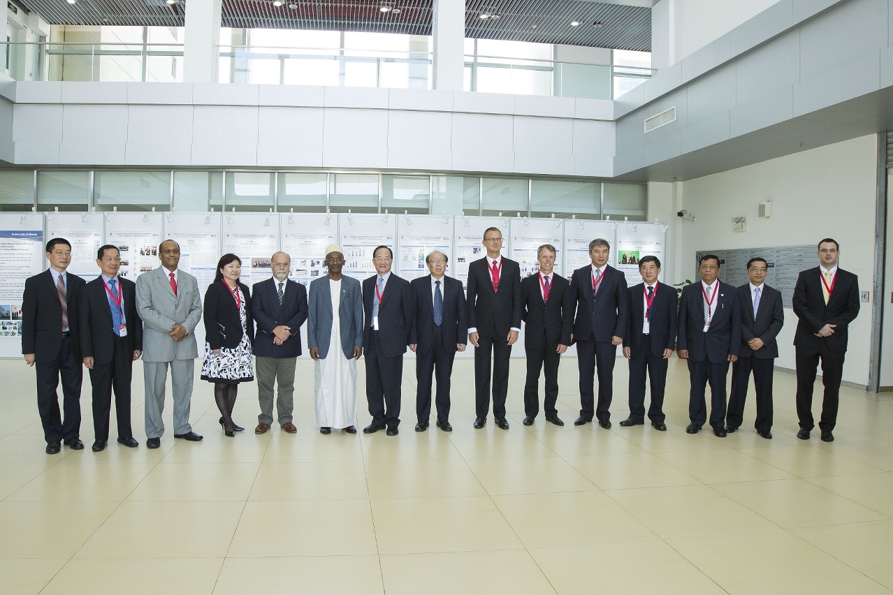Group photo of UM representatives and the WHO delegation