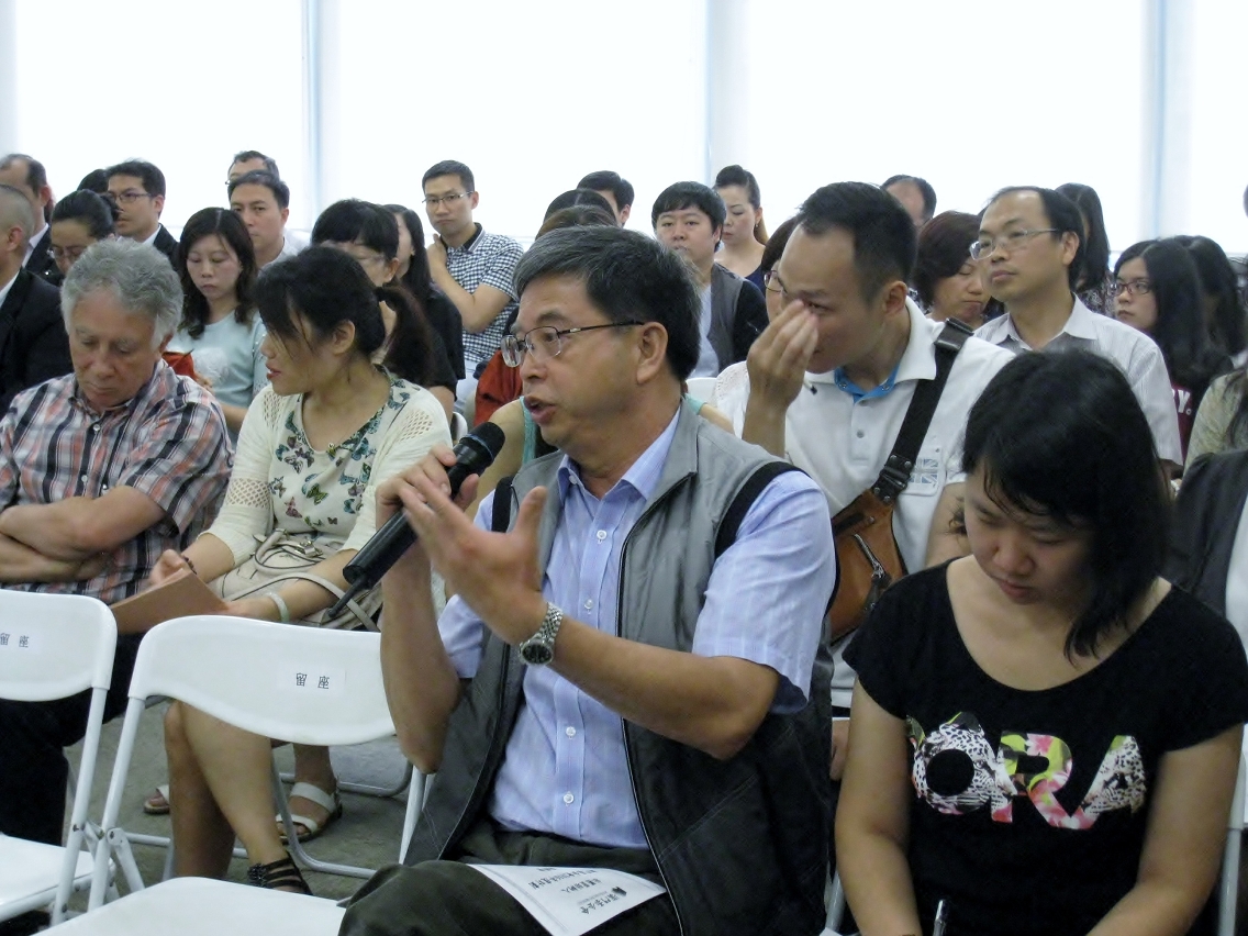 澳門街坊會聯合總會會長梁慶球發言