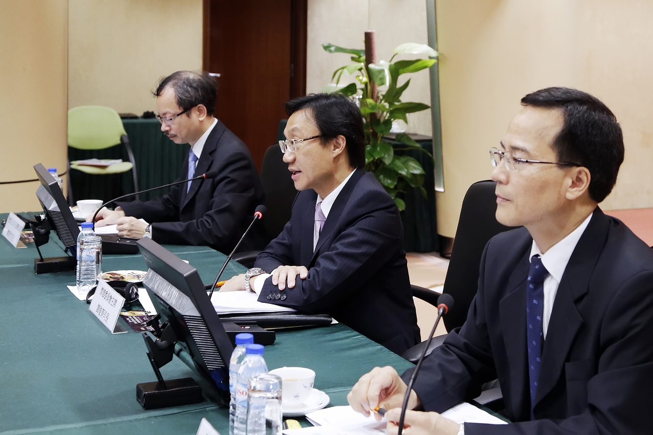 譚司長聽取委員意見