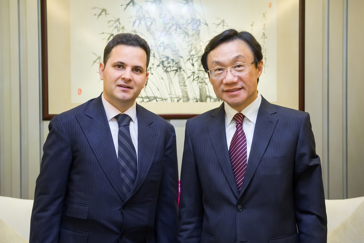Secretário para os Assuntos Sociais e Cultura teve um encontro com o cônsul-geral da Hungria em Hong Kong e Macau