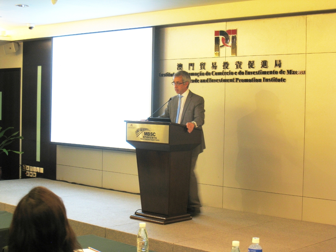 Mr. Mike Williams, IPIM´s consultant in the convention and exhibition area, speaking at the Workshop