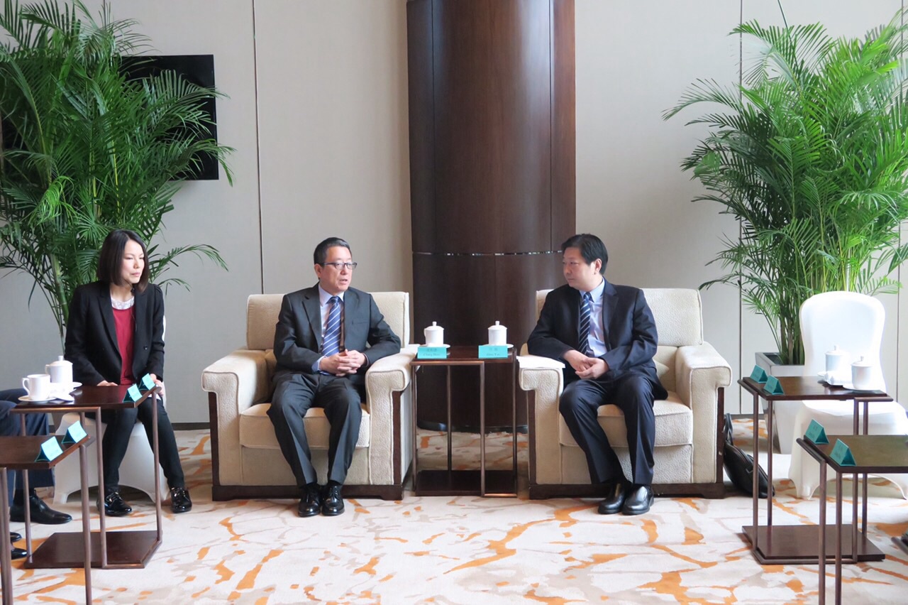 Encontro entre os dirigentes do Departamento do Comércio da Província de Hunan e a Delegação do Fórum de Macau