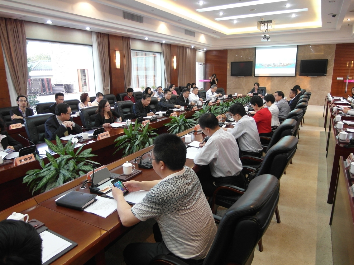 澳門與惠州企業家於座談會上交流情況