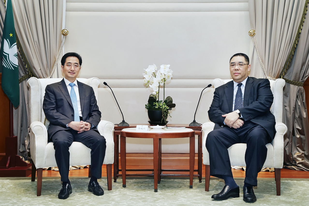 行政長官崔世安會見廣西壯族自治區副主席張曉欽