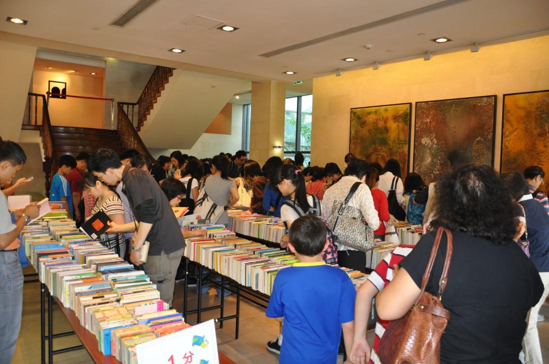 巿民踴躍參與“好書交換”活動