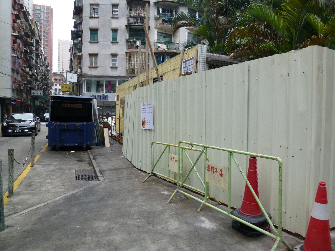 民署現正開展亞利鴉架街公廁重建工程
