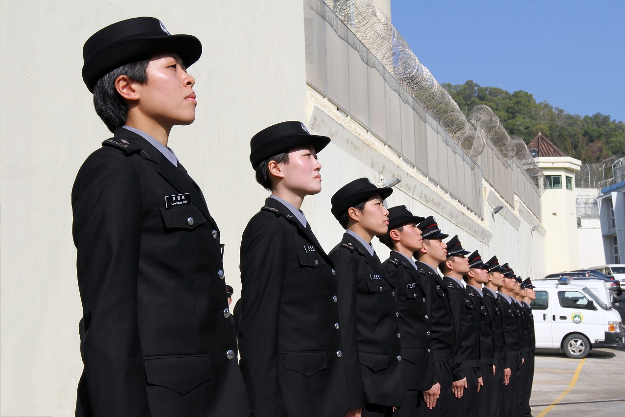 03.	監獄新增22名男獄警及21名女獄警