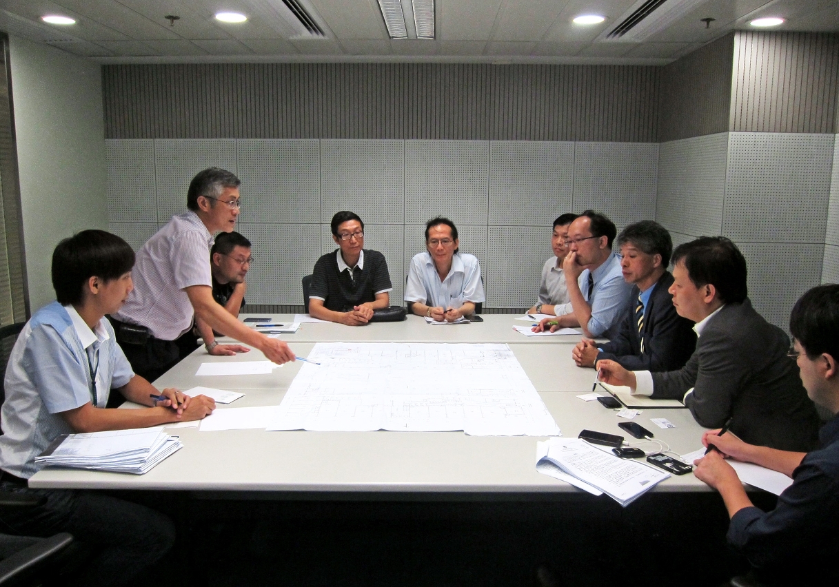 土地工務運輸局代表與地舖承租人代表會面